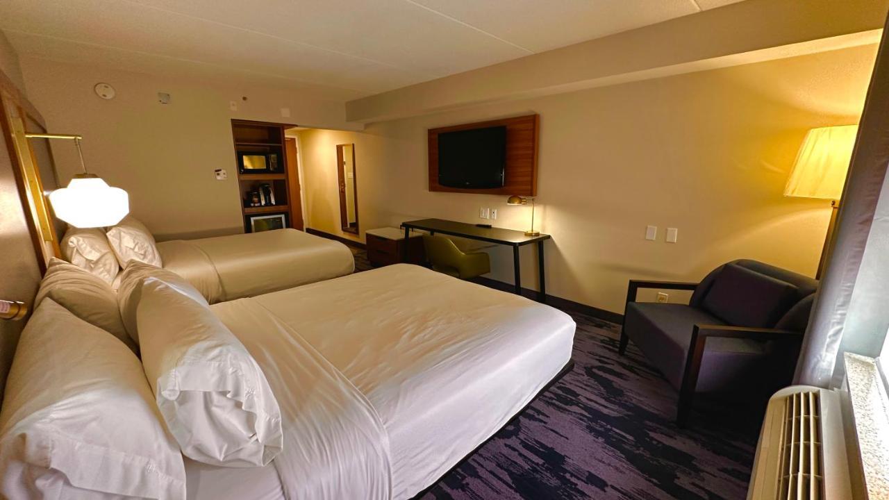 Newmarket Hotel And Suites Экстерьер фото