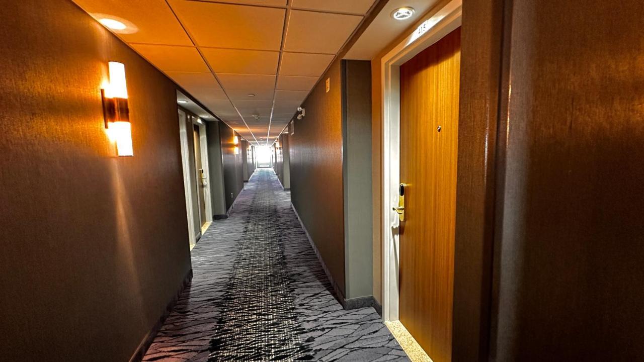 Newmarket Hotel And Suites Экстерьер фото