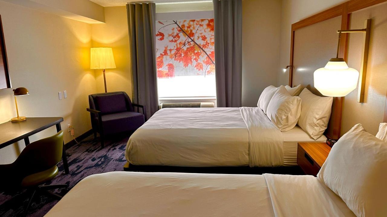 Newmarket Hotel And Suites Экстерьер фото