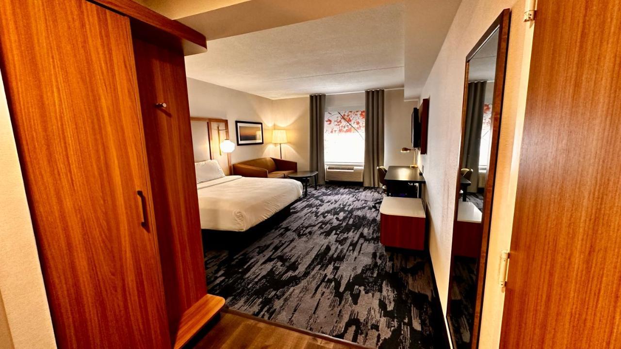 Newmarket Hotel And Suites Экстерьер фото