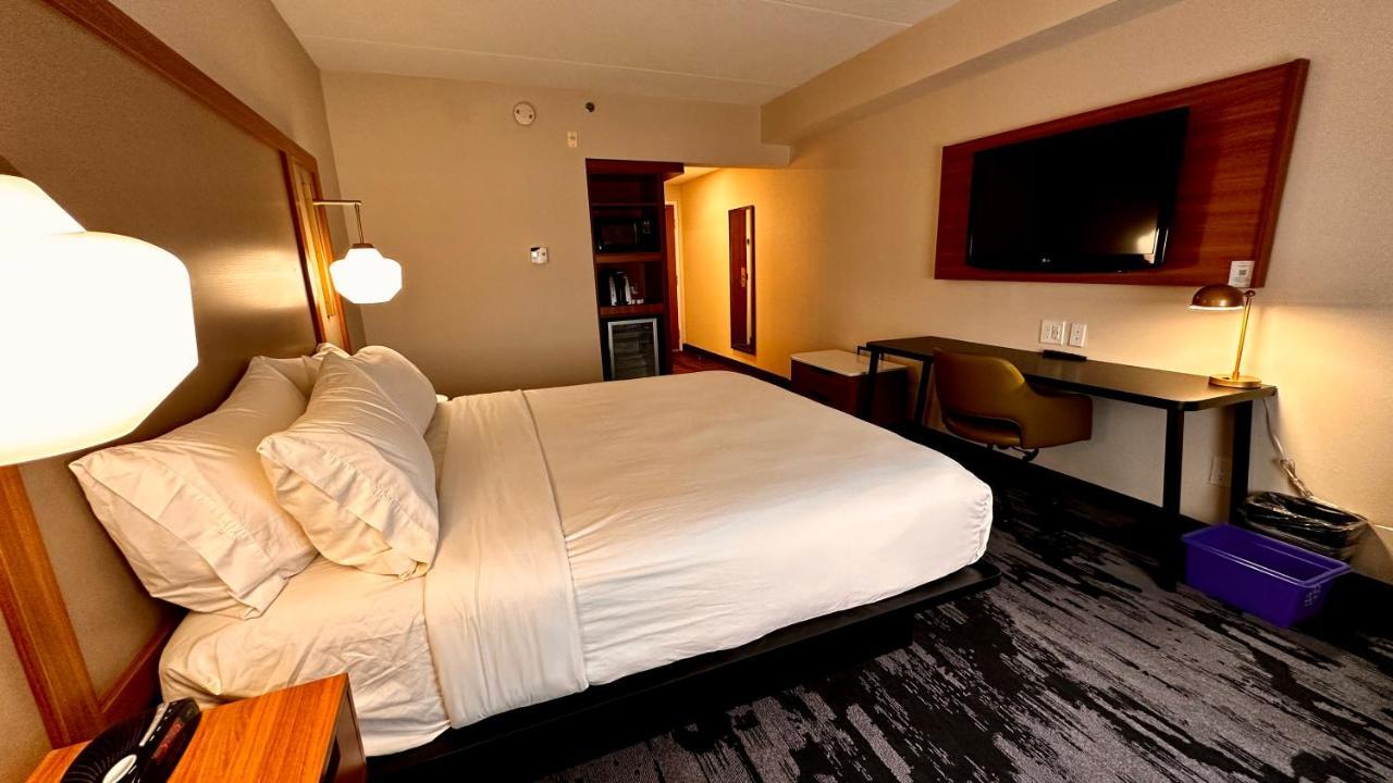 Newmarket Hotel And Suites Экстерьер фото
