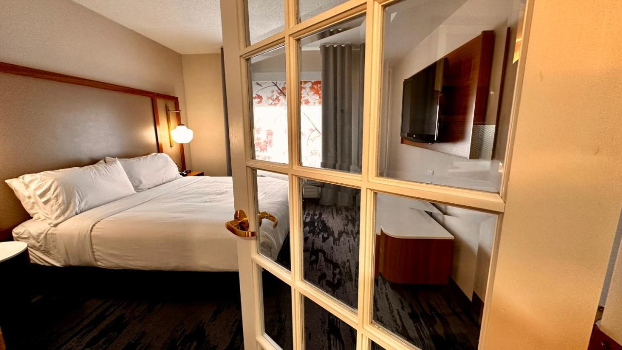 Newmarket Hotel And Suites Экстерьер фото