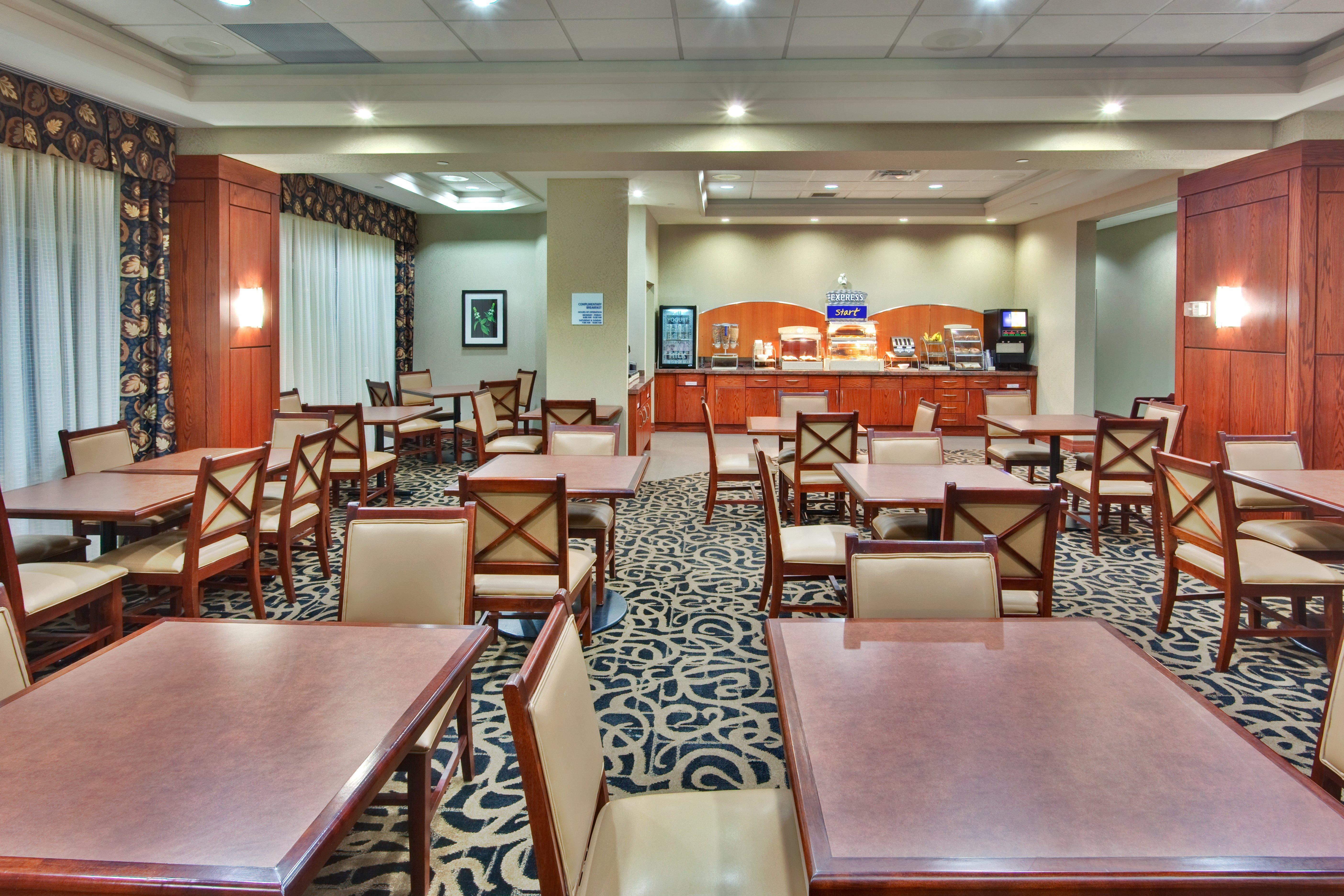 Newmarket Hotel And Suites Экстерьер фото