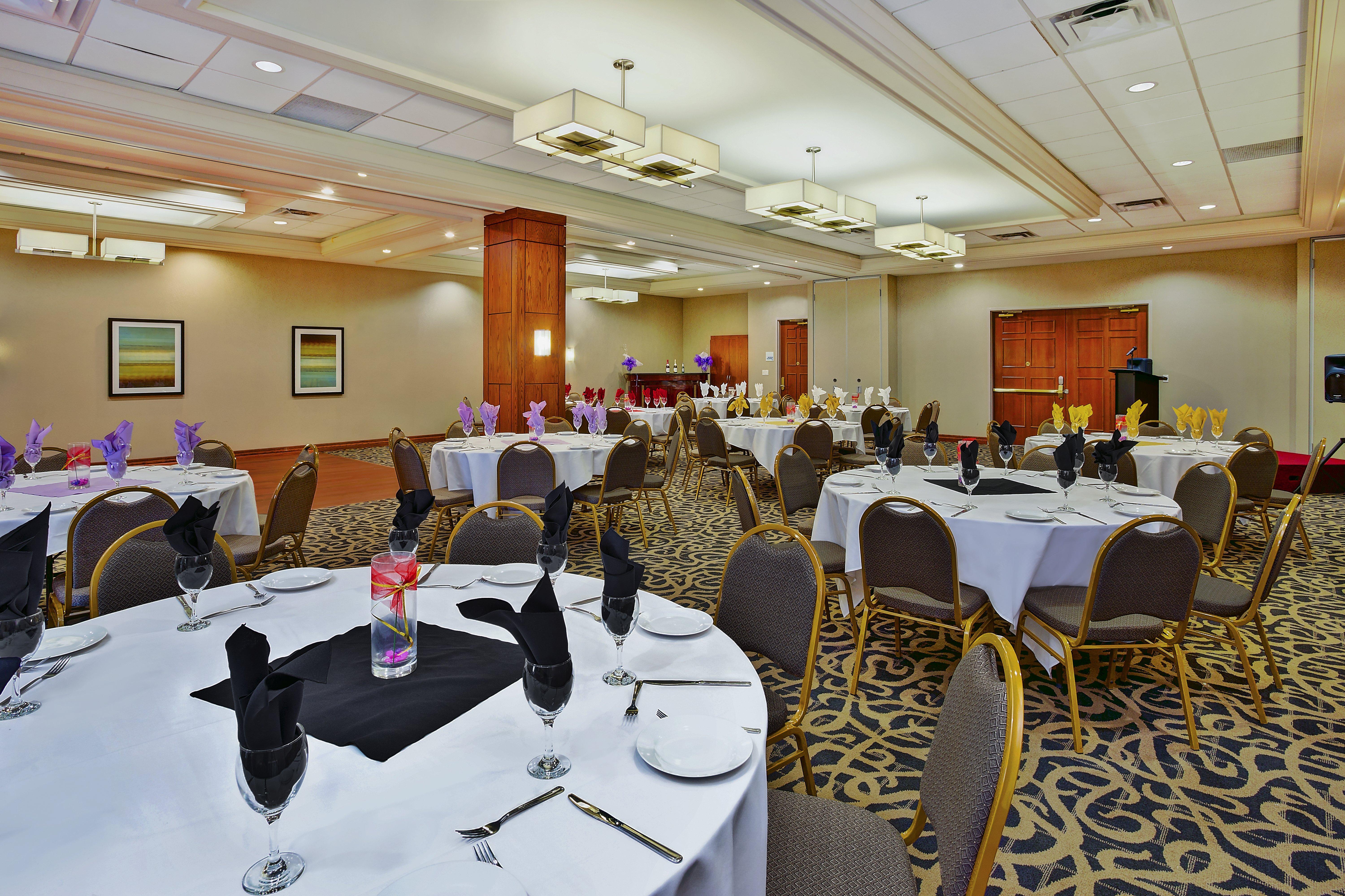 Newmarket Hotel And Suites Экстерьер фото